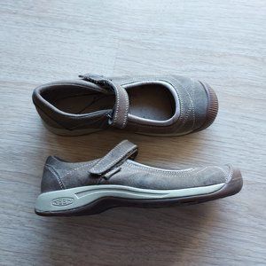 Keen Reisen Mary Jane Brown Suede Shoe Flat Hook Loop Adjustable Women US7.5